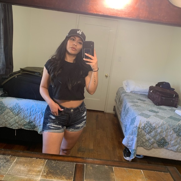 Shorts - Picture 3 of 3